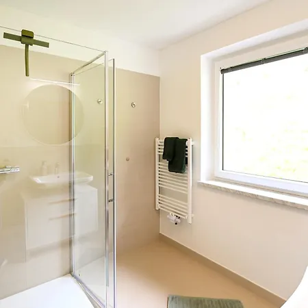 Joloisia Mit Blick Auf Planai *