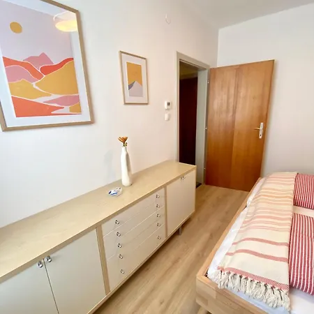 Joloisia Mit Blick Auf Planai Schladming